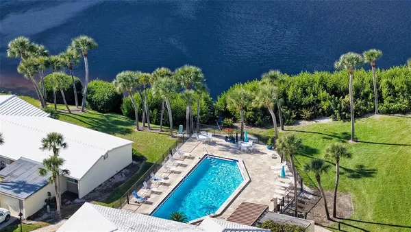 $995,000 | 19 Whispering Sands Drive, Unit 204, Sarasota, FL 34242