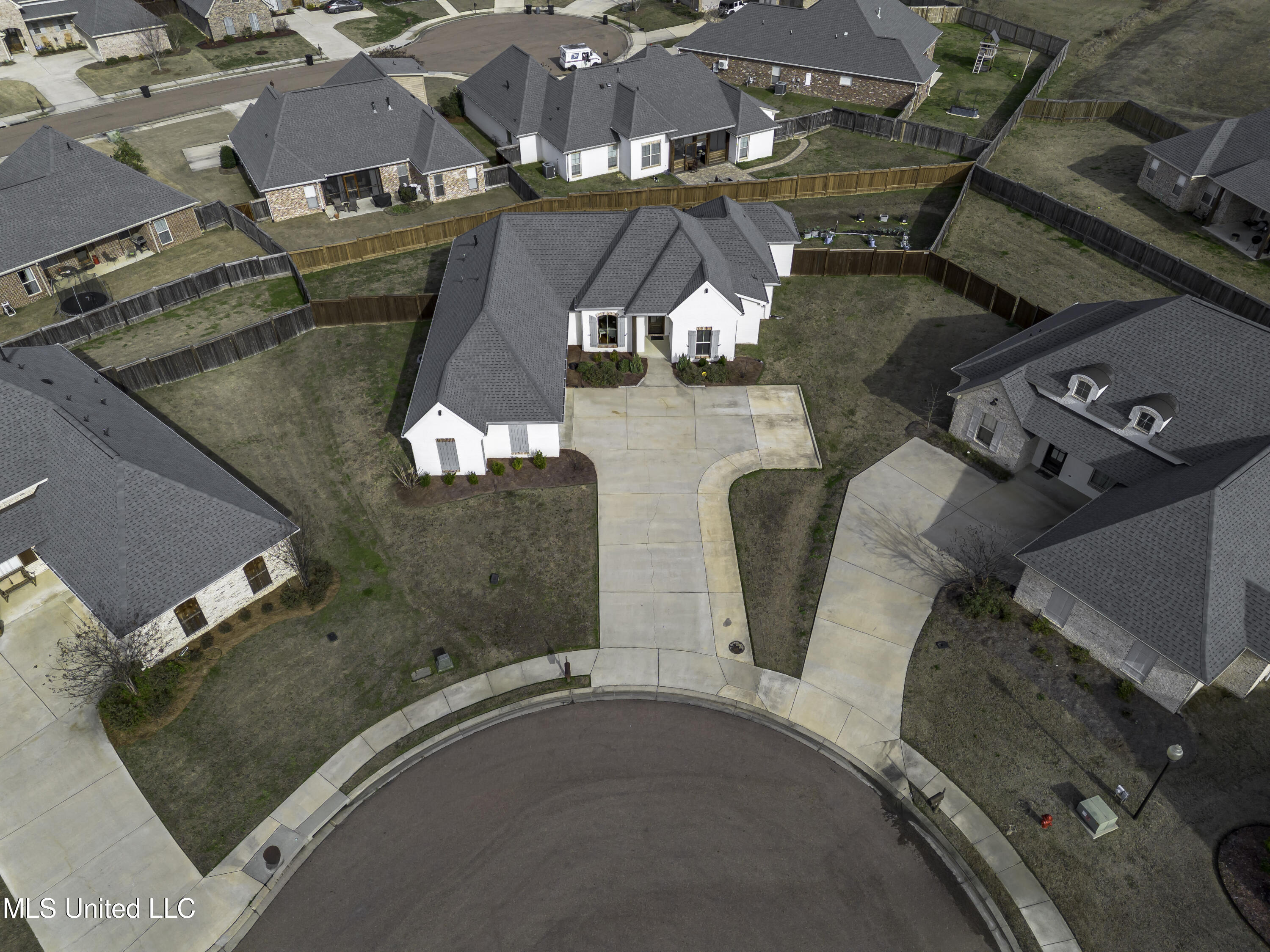 705 Queens Court Flowood, MS 39232 - Photo 4 of 63 705 Queens Ct Drone-0186