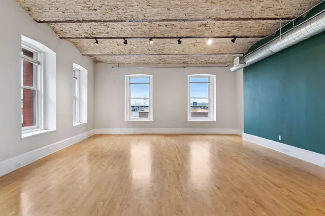 $370,000 | 300 Wall Street, Unit 203, St. Paul, MN 55101