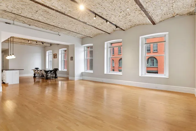 $370,000 | 300 Wall Street, Unit 203, St. Paul, MN 55101