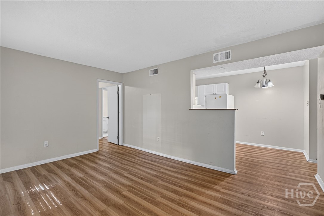 401 North Cromwell Road, Unit R8 Savannah, GA 31410 - Photo 8 of 53 Gallery Image 8
