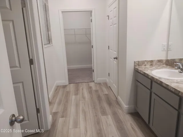 a view of utility room