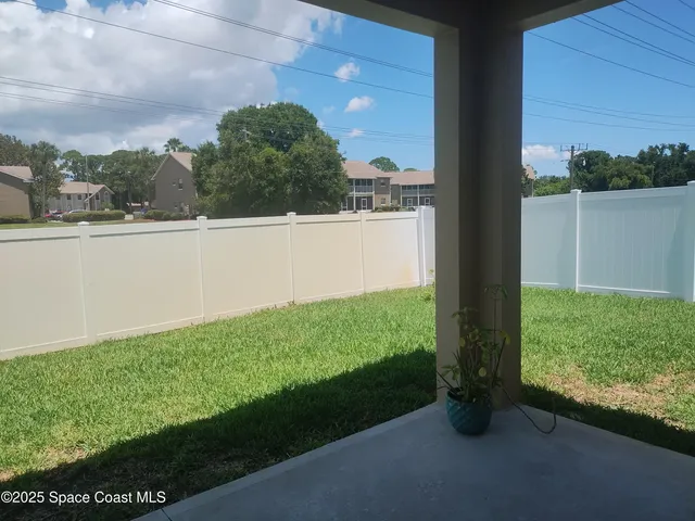 a view of yard with small space