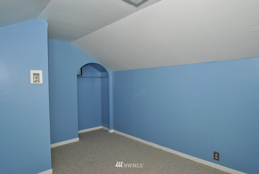 1609 Davis Avenue South Renton, WA 98055 - Photo 14 of 25