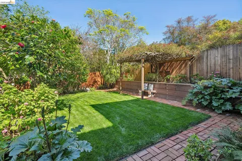 $1,950,000 | 15 Blair Avenue, Piedmont, CA 94611