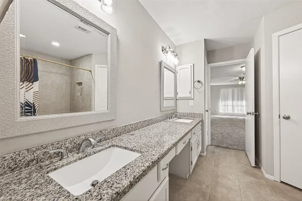 $1,900 | 927 Comstock Springs Drive, Katy, TX 77450