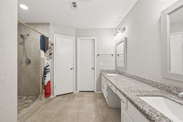 $1,900 | 927 Comstock Springs Drive, Katy, TX 77450