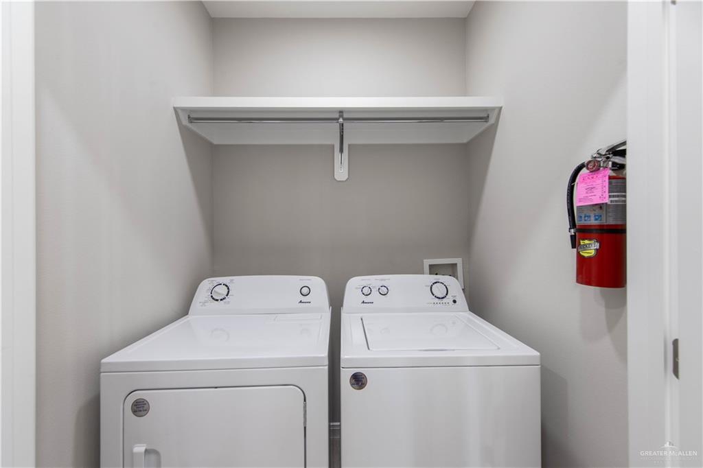 5704 Swallow Avenue, Unit 3 McAllen, TX 78573 - Photo 8 of 21 a utility room with dryer and washer
