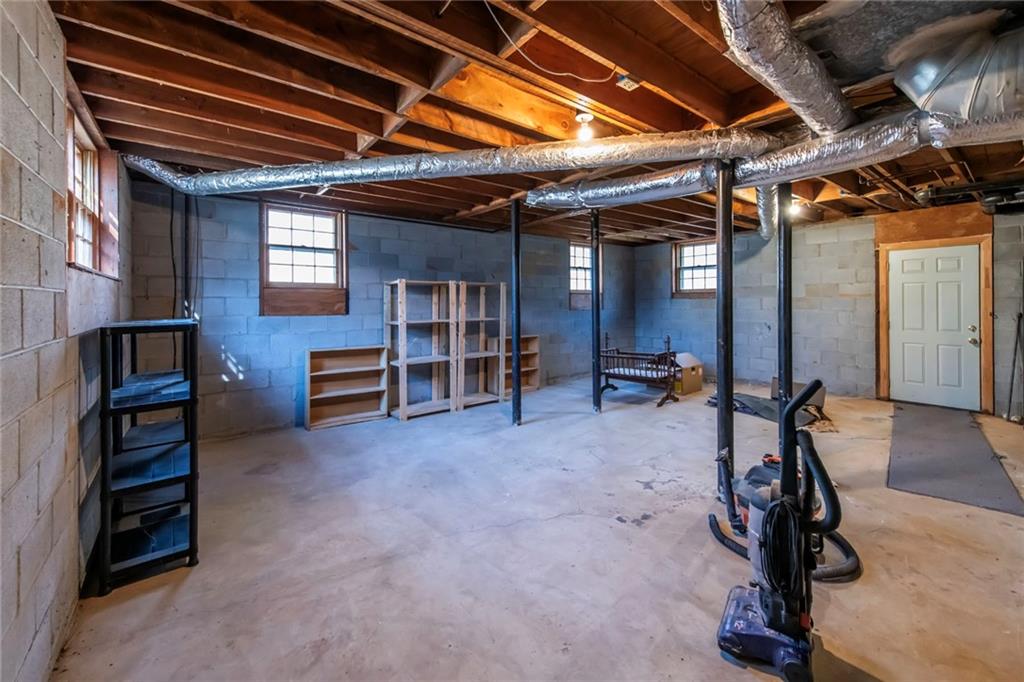 4597 East Glen Ridge Circle Winston, GA 30187 - Photo 35 of 38 a view of a room with gym equipment
