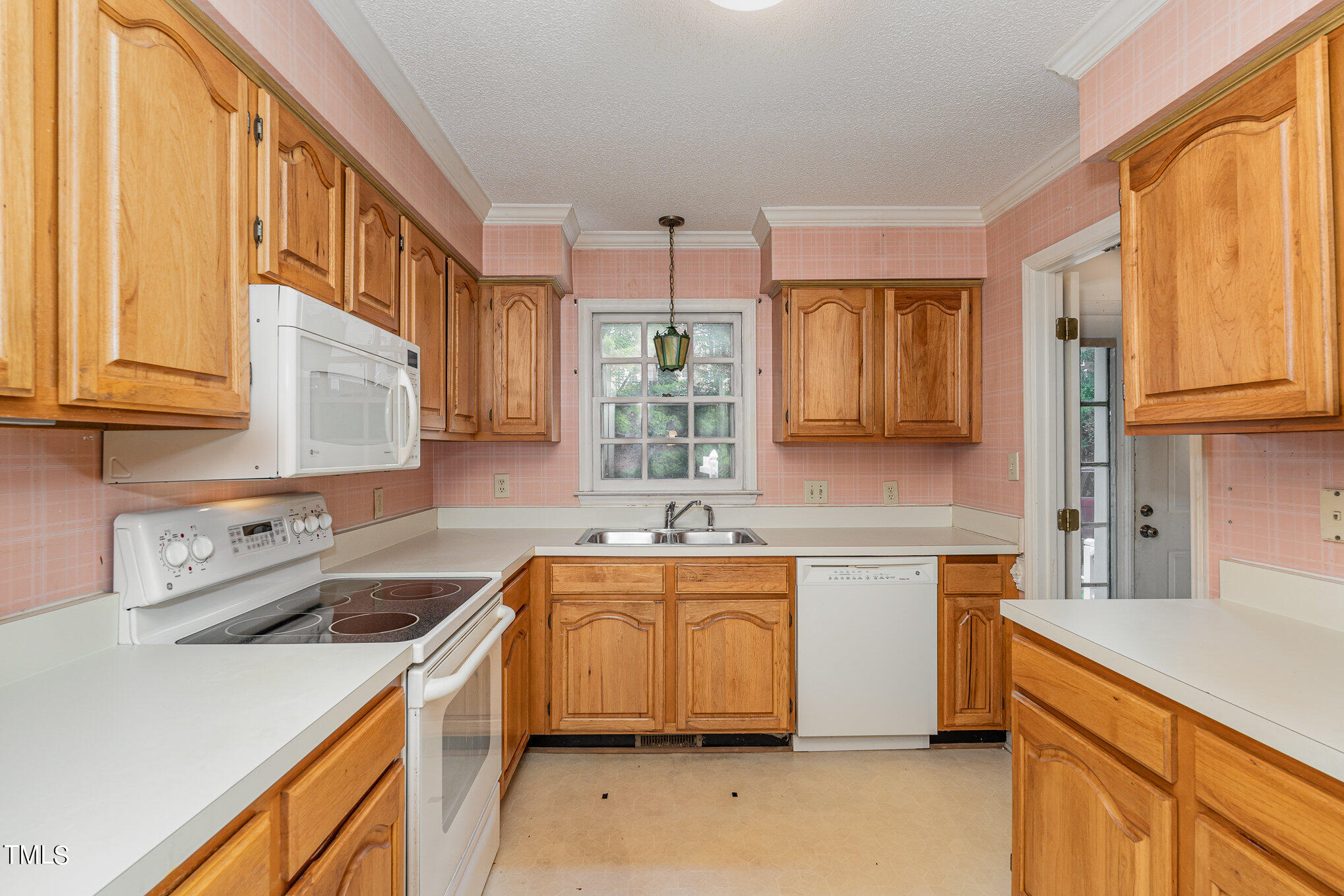 6700 Queen Annes Drive Raleigh, NC 27613 - Photo 9 of 28 010_ndp133-edit