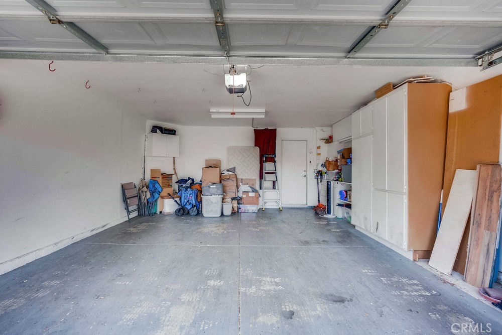 930 Countryside Street Hemet, CA 92545 - Photo 29 of 45 a view of a room with gym equipment