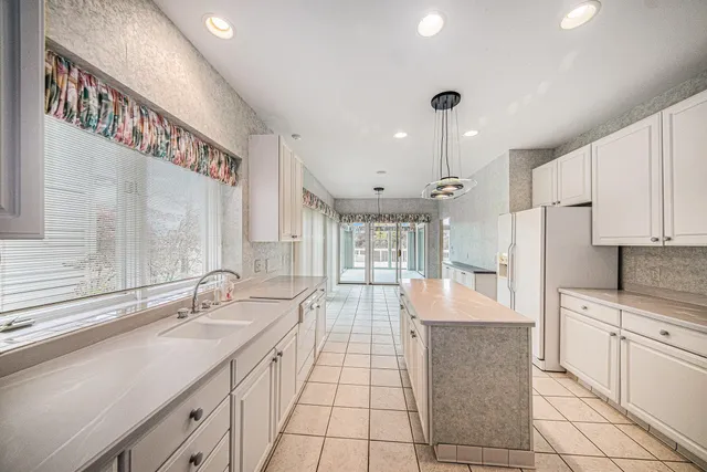 $685,000 | 1989 Stonebridge Drive North, Ann Arbor, MI 48108