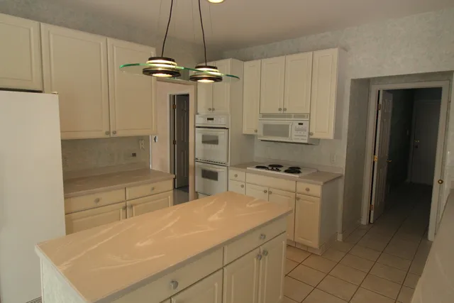 $669,500 | 1989 Stonebridge Drive North, Ann Arbor, MI 48108