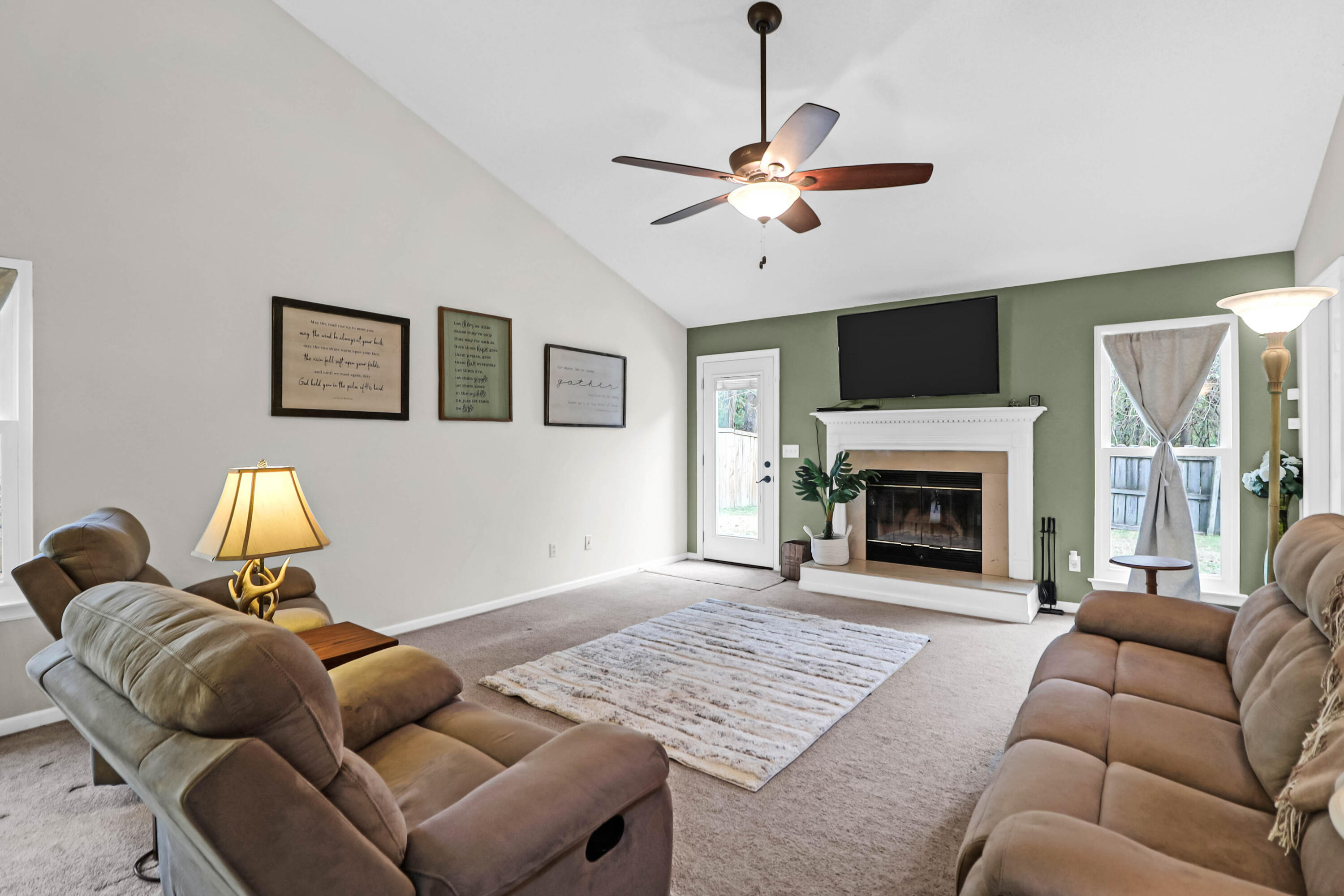 536 Castle Hall Road Mount Pleasant, SC 29464 - Photo 7 of 20 536 Castle Hall -Tidalcreekphoto- (18)