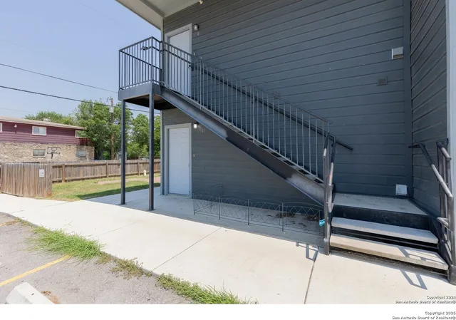 $900 | 8111 Landing, San Antonio, TX 78227