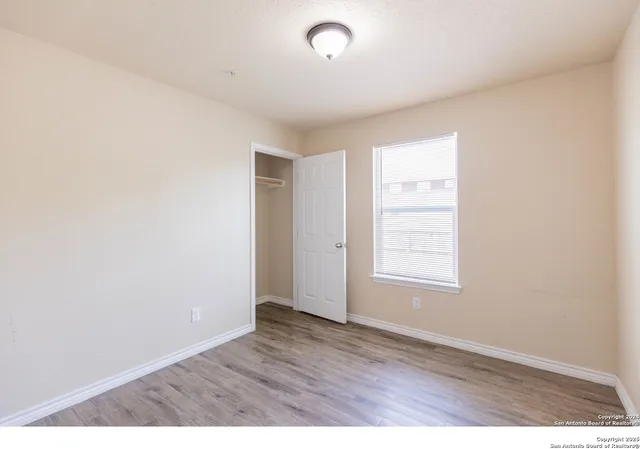 $900 | 8111 Landing, San Antonio, TX 78227