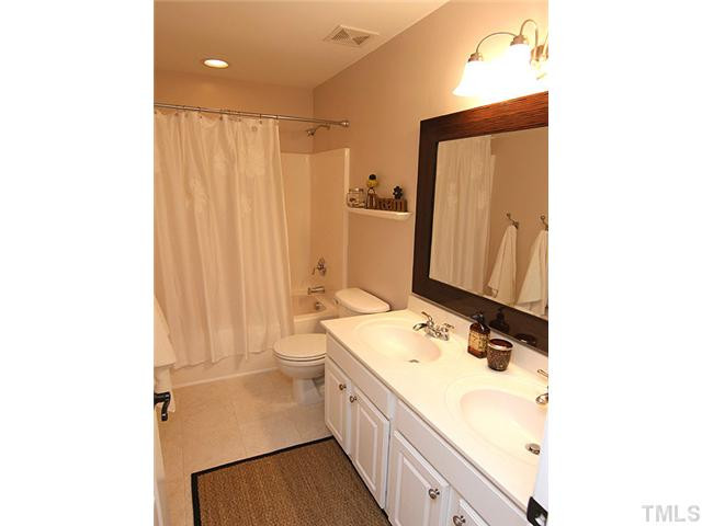 7732 Silver View Lane Raleigh, NC 27613 - Photo 20 of 25 Second floor hall bath. One of three full baths in this great home! Bathroom