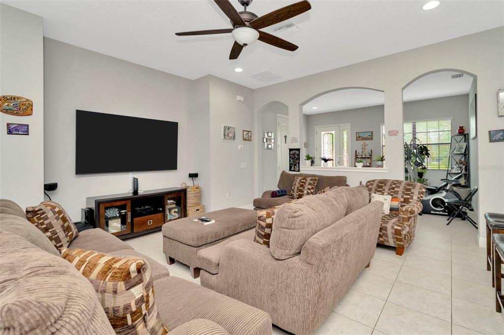 11026 Brahman Ranch Circle Riverview, FL 33578 - Photo 8 of 42