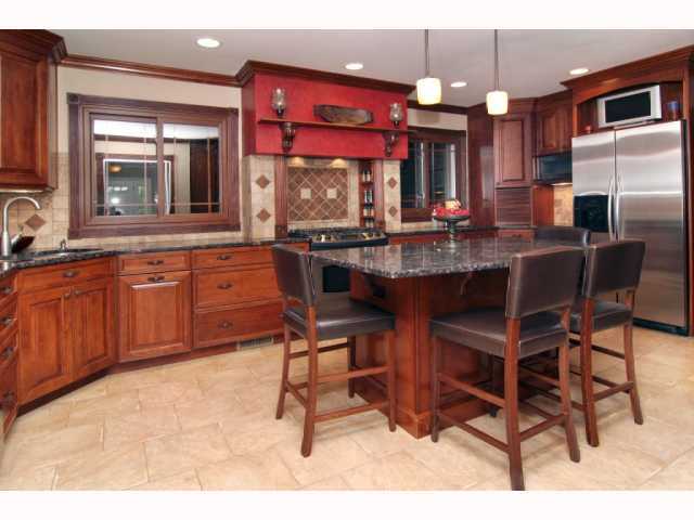 2120 Pinebrook Road Columbus, OH 43220 - Photo 5 of 18
