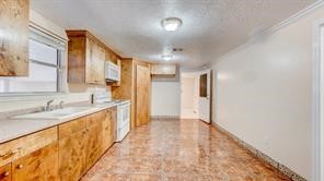 6907 Gainesville Street Houston, TX 77020 - Photo 7 of 21