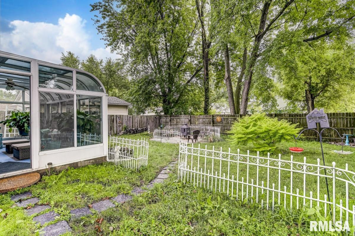 1936 Stanhope Road Springfield, IL 62702 - Photo 18 of 19