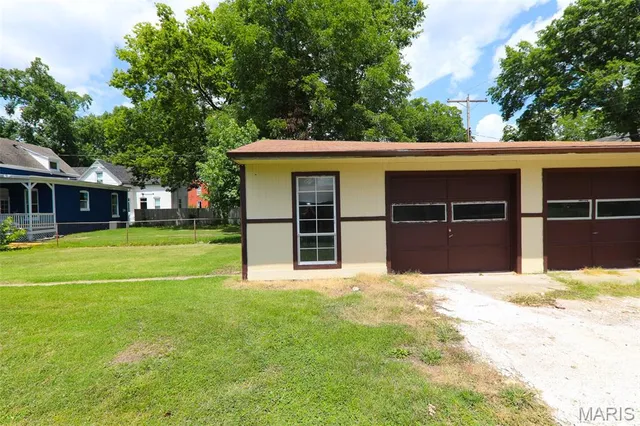 $220,000 | 313 Wabash Avenue, Belleville, IL 62220