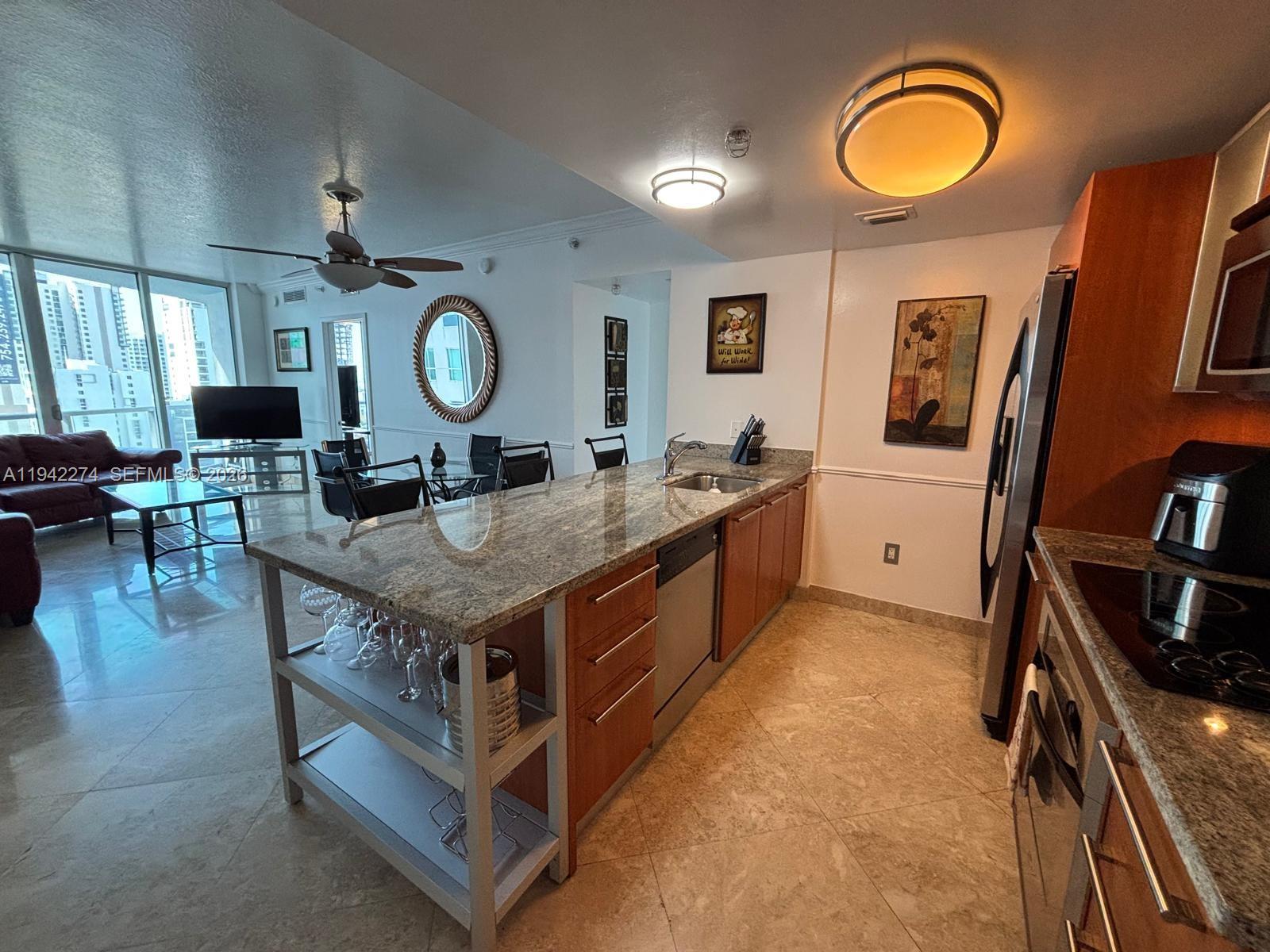 185 Southwest 7th Street, Unit 1502 Miami, FL 33130 - Photo 12 of 37