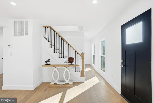 $1,249,990 | 10704 Howerton Avenue, Fairfax, VA 22030