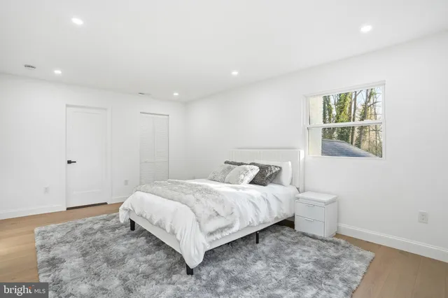 $1,249,990 | 10704 Howerton Avenue, Fairfax, VA 22030