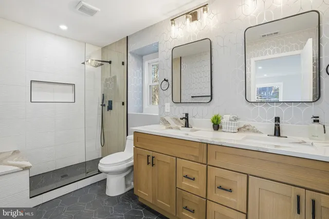 $1,249,990 | 10704 Howerton Avenue, Fairfax, VA 22030