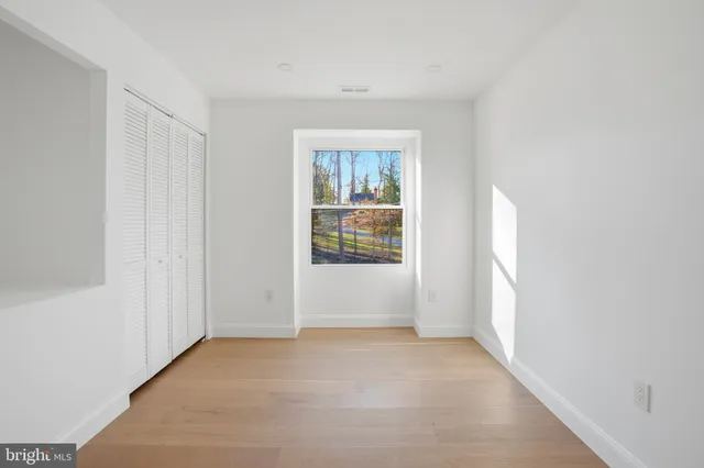 $1,249,990 | 10704 Howerton Avenue, Fairfax, VA 22030