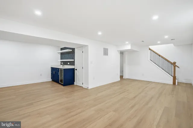 $1,249,990 | 10704 Howerton Avenue, Fairfax, VA 22030