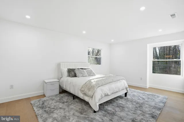 $1,249,990 | 10704 Howerton Avenue, Fairfax, VA 22030