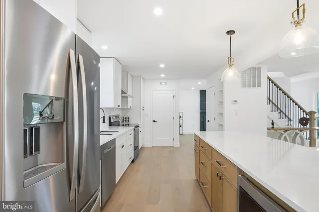 $1,249,990 | 10704 Howerton Avenue, Fairfax, VA 22030