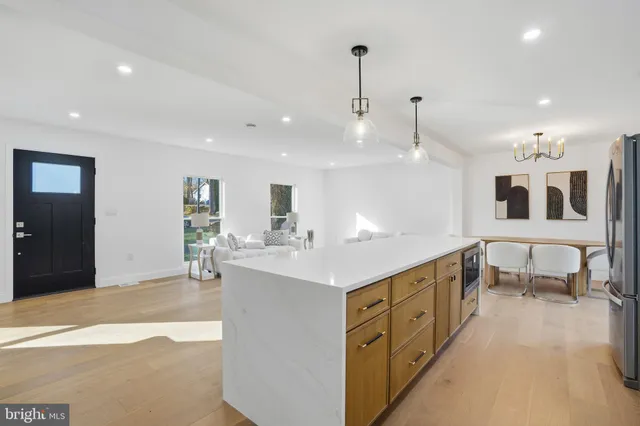 $1,249,990 | 10704 Howerton Avenue, Fairfax, VA 22030