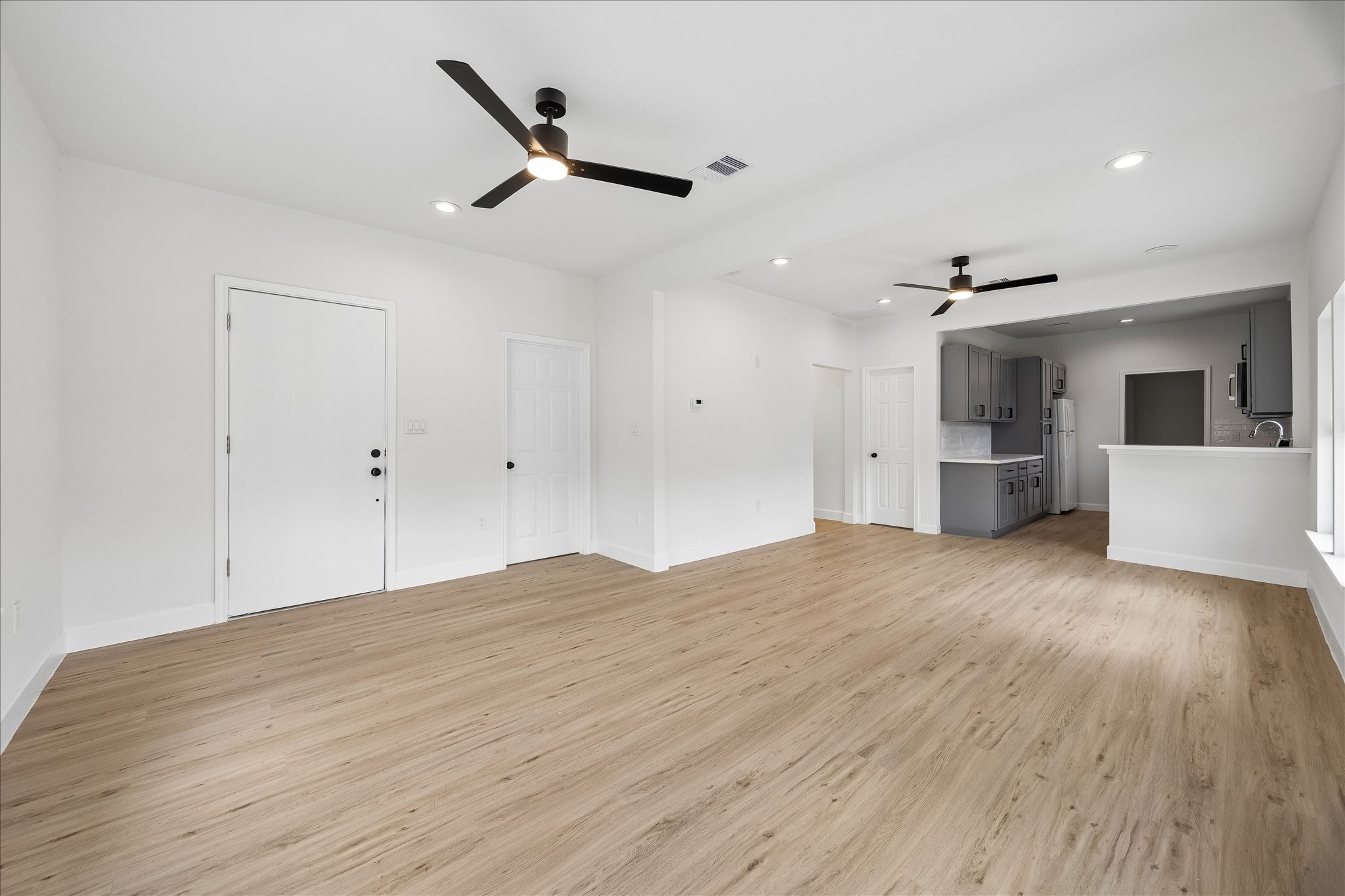 7702 Sealey Street Houston, TX 77088 - Photo 8 of 25