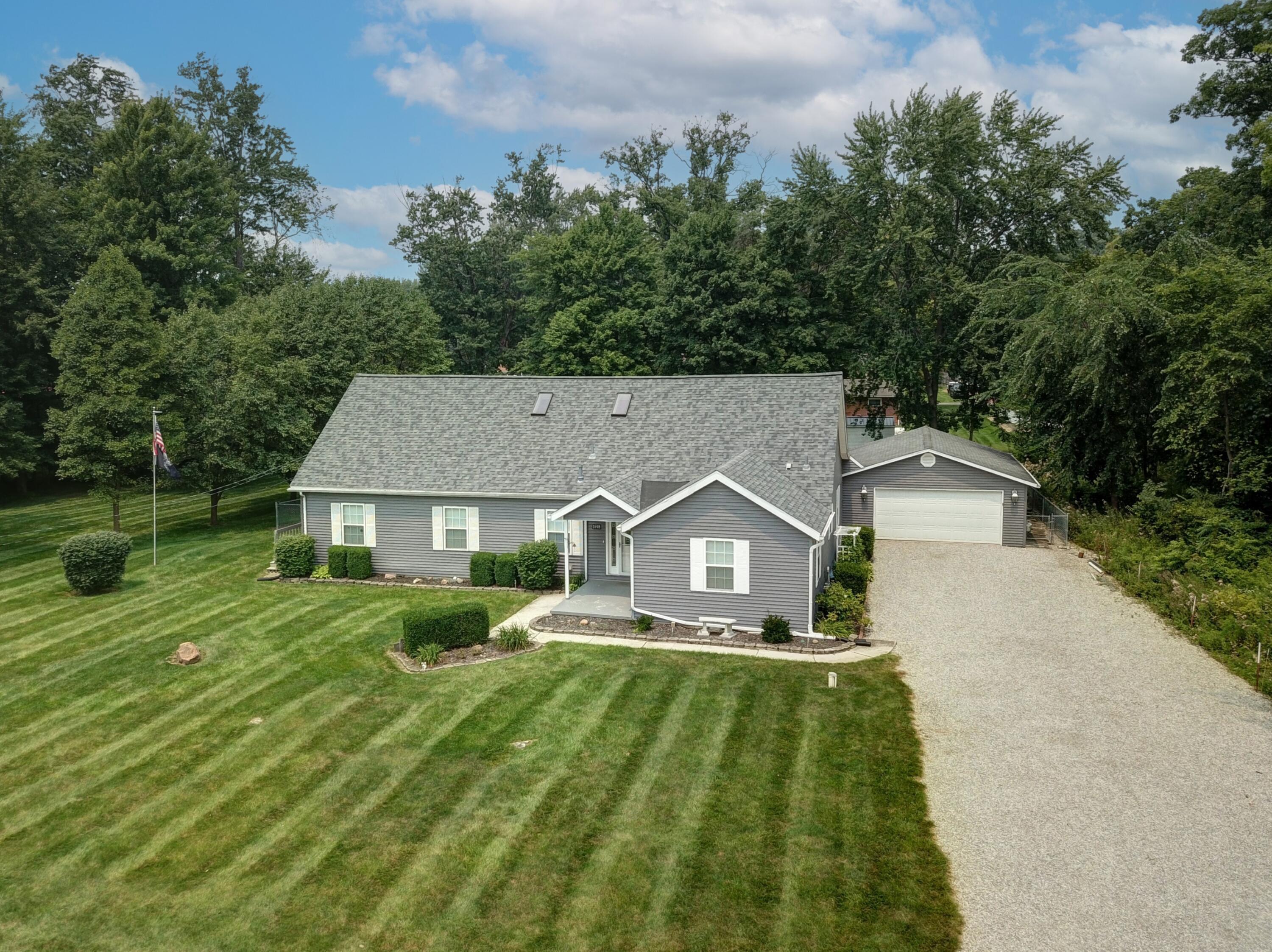1698 Lusch Road Marion, OH 43302 - Photo 2 of 69 2 Front Aerial & Garage