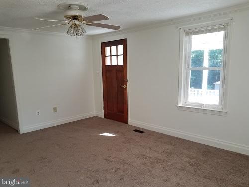 11219 National Pike Clear Spring, MD 21722 - Photo 3 of 23 Living Room