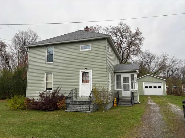 $319,900 | 407 Lake Road, St. Albans Town, VT 05478