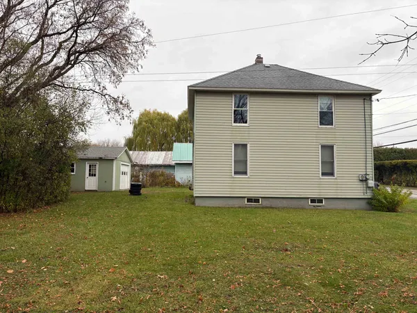$319,900 | 407 Lake Road, St. Albans Town, VT 05478