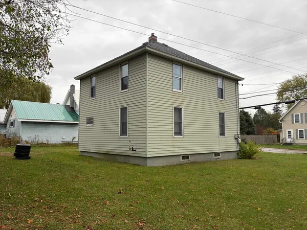 $319,900 | 407 Lake Road, St. Albans Town, VT 05478