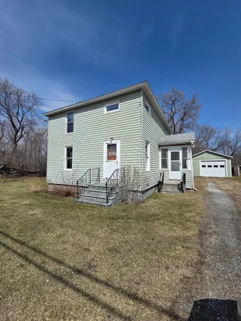 $319,900 | 407 Lake Road, St. Albans Town, VT 05478