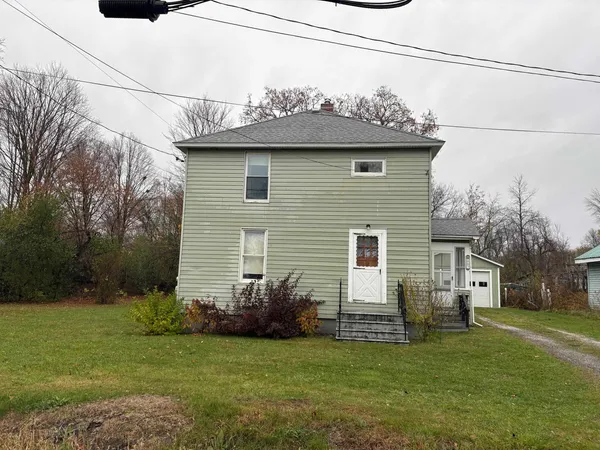 $319,900 | 407 Lake Road, St. Albans Town, VT 05478