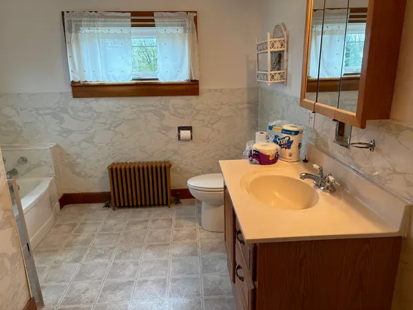 $319,900 | 407 Lake Road, St. Albans Town, VT 05478