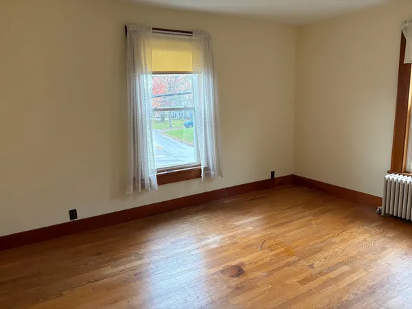 $319,900 | 407 Lake Road, St. Albans Town, VT 05478