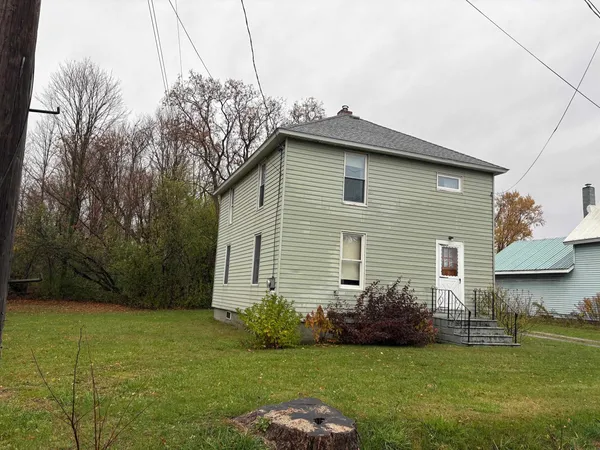 $319,900 | 407 Lake Road, St. Albans Town, VT 05478