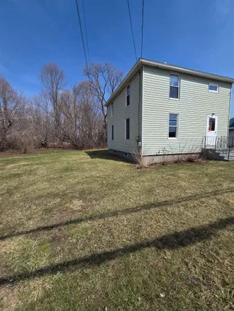 $319,900 | 407 Lake Road, St. Albans Town, VT 05478