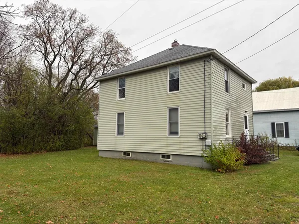 $319,900 | 407 Lake Road, St. Albans Town, VT 05478