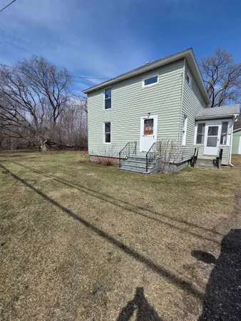 $319,900 | 407 Lake Road, St. Albans Town, VT 05478