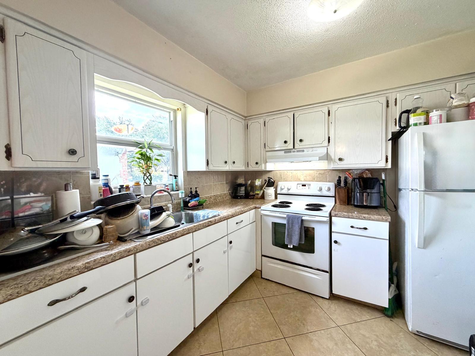 4731 Northeast 21st Terrace, Unit 2 Lighthouse Point, FL 33064 - Photo 4 of 29 2c7b3f46-7491-4191-a91f-1a46741ed2e2